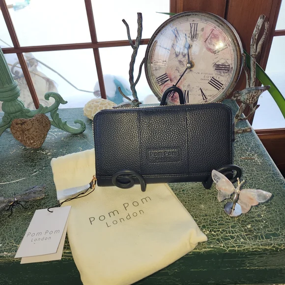 Pom Pom London Black Clutch Wristlet - Picture 12 of 14